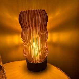 lamp comes with light bulb